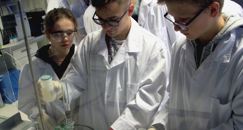 Realizēts Jauniešu iniciatīvu projekts “Chemical brains”
