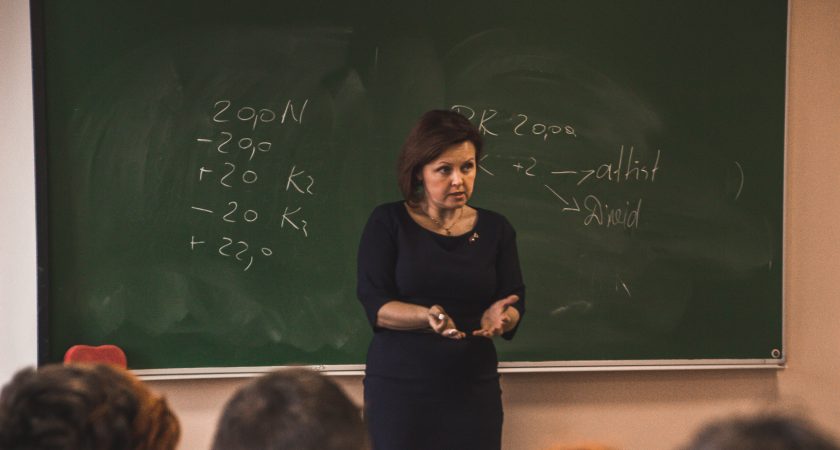 Ekonomikas stunda sadarbībā ar RTA pasniedzējiem