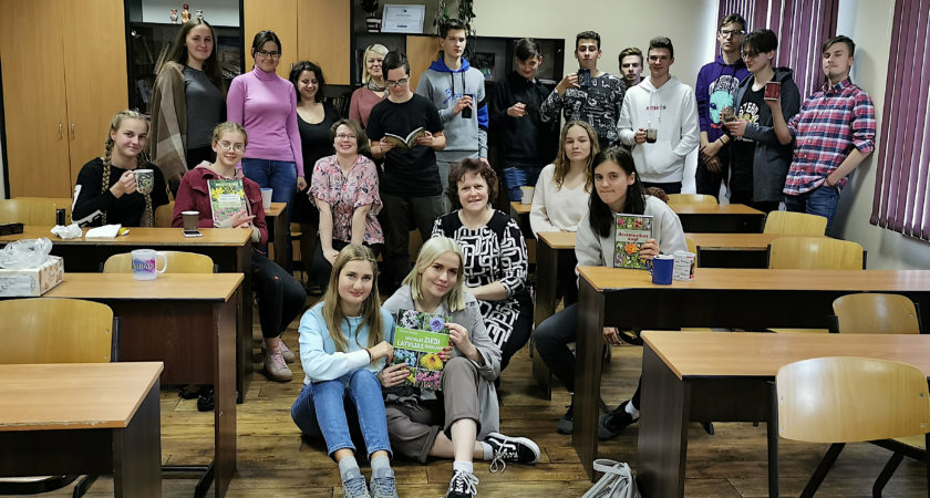ATV skolēni un skolotāji izgaršo ārstnieciskās tējas eTwinning projekta “A flower that heals” ietvaros