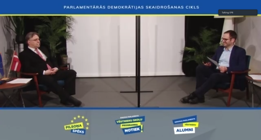 ATV skolēni piedalās diskusijā ar Latvijas tiesībsargu Juri Jansonu