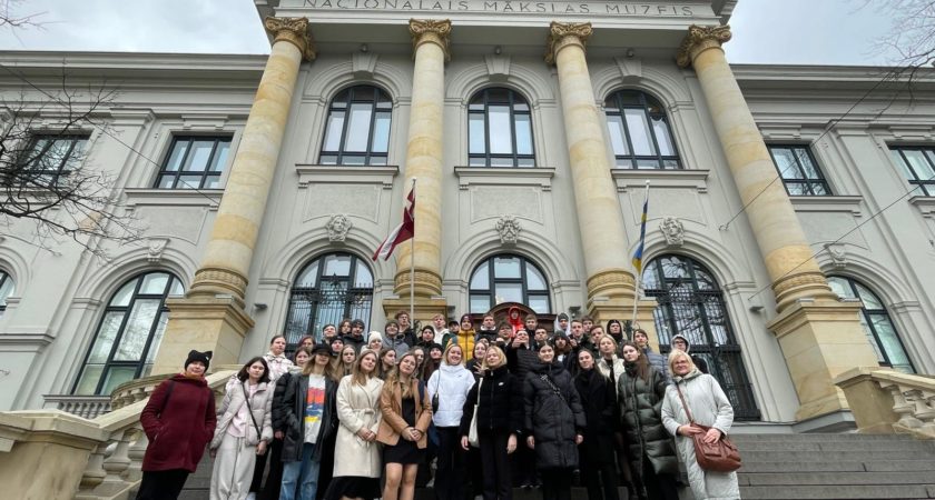 Mākslā un kultūrā ar “Latvijas Skolas somu”