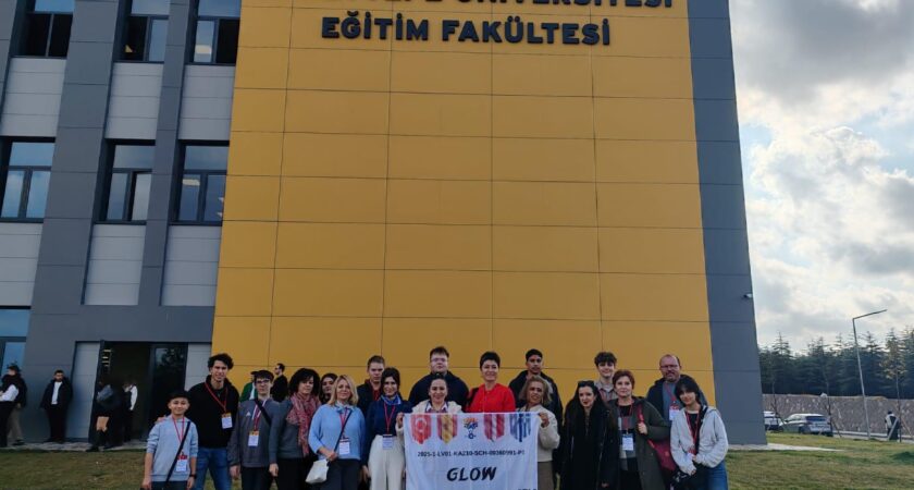 RTU Austrumlatvijas Tehnoloģiju vidusskolas skolēni un skolotāji Erasmus+ projekta mobilitātē Polatli, Turcijā